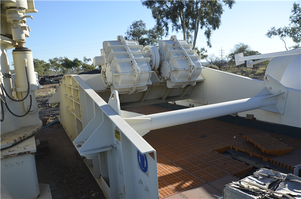 Unused Metso 8' X 20' Single Deck Low Head Vibrating Screen)